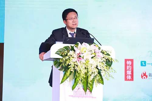 对于整个市场来讲，就现在整体的所有资产来讲，因为在过去大概将近十年流动性的过度冲击下，一定程度上现在所有的资产都存在高估的一种状况，仅仅是高估程度的差异。